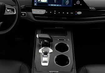 Подержанный автомобиль Changan UNI-K 2023 года (14 фото)