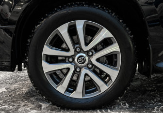 Подержанный автомобиль Toyota Land Cruiser Suv 2019 года (10 фото)