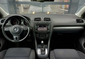 Подержанный автомобиль Volkswagen Golf Hatchback 2011 года (10 фото)
