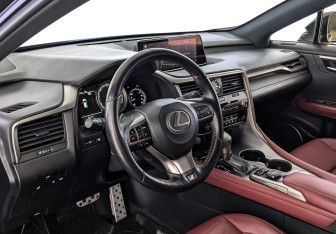 Подержанный автомобиль Lexus RX 2019 года (15 фото)
