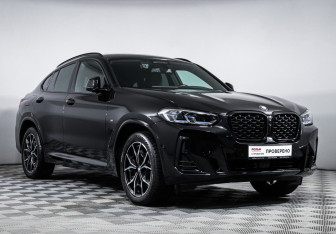 Подержанный автомобиль BMW X4 2022 года (3 фото)