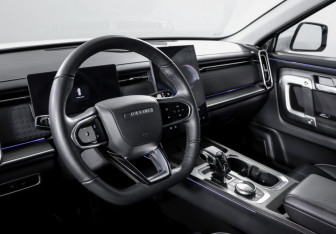 Подержанный автомобиль Jaecoo J7 2023 года (14 фото)