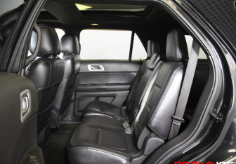 Подержанный автомобиль Ford Explorer 2012 года (10 фото)