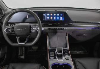 Подержанный автомобиль Omoda C5 2023 года (13 фото)