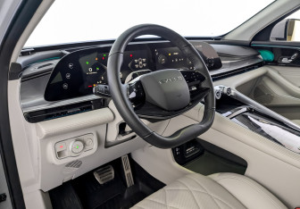 Подержанный автомобиль Exeed RX 2023 года (16 фото)