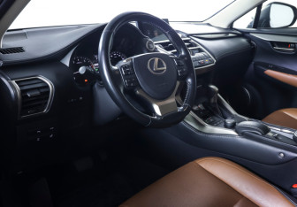 Подержанный автомобиль Lexus NX 2017 года (14 фото)