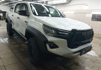 Новый Toyota Hilux 2025 (2 фото)
