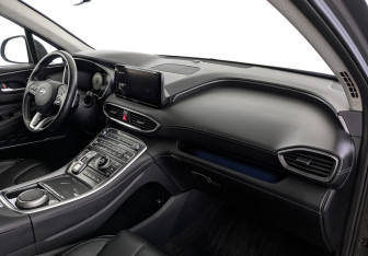 Подержанный автомобиль Hyundai Santa Fe 2022 года (13 фото)