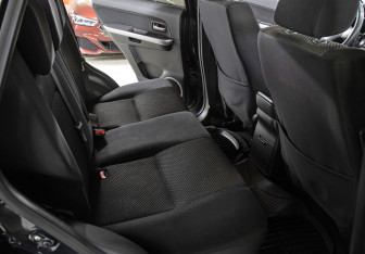 Подержанный автомобиль Suzuki Grand Vitara 2006 года (12 фото)