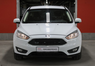 Подержанный автомобиль Ford Focus Hatchback 2016 года (2 фото)
