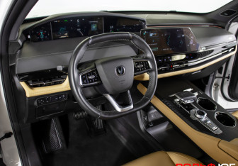 Подержанный автомобиль Changan UNI-K 2023 года (25 фото)