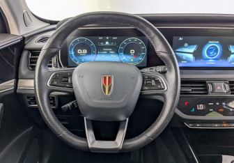 Подержанный автомобиль Hongqi HS5 2024 года (22 фото)