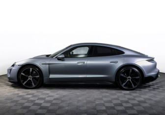 Подержанный автомобиль Porsche Taycan 2021 года (8 фото)