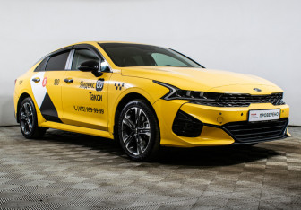 Подержанный автомобиль Kia K5 2020 года (3 фото)