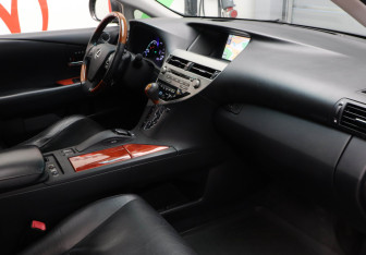 Подержанный автомобиль Lexus RX 2010 года (18 фото)