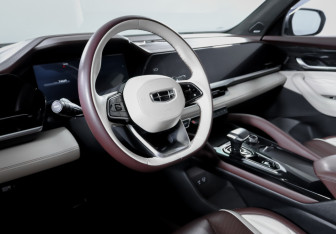 Подержанный автомобиль Geely Monjaro 2021 года (14 фото)