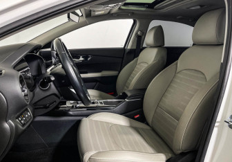 Подержанный автомобиль Kia K3 Sedan 2024 года (14 фото)