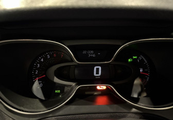 Подержанный автомобиль Renault Kaptur 2018 года (15 фото)