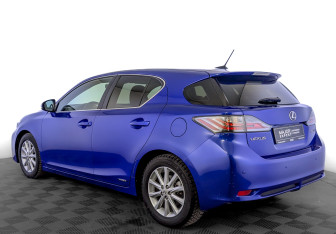 Подержанный автомобиль Lexus CT 2013 года (7 фото)
