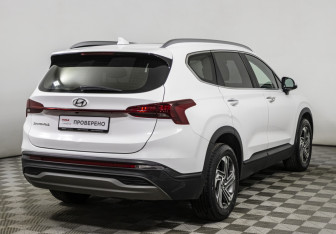 Подержанный автомобиль Hyundai Santa Fe 2021 года (5 фото)
