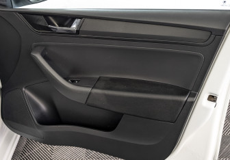 Подержанный автомобиль Skoda Rapid Liftback 2019 года (25 фото)