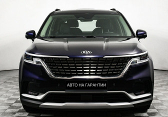 Подержанный автомобиль Kia Carnival 2021 года (2 фото)