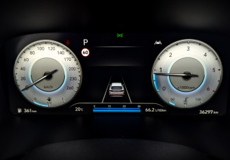 Подержанный автомобиль Hyundai Santa Fe 2022 года (13 фото)