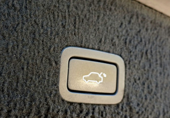Подержанный автомобиль Volvo XC60 2011 года (11 фото)