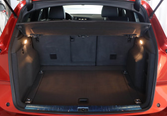 Подержанный автомобиль Audi Q5 2012 года (31 фото)