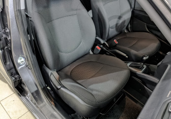 Подержанный автомобиль Kia Rio Sedan 2015 года (24 фото)