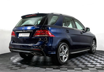 Подержанный автомобиль Mercedes-Benz GLE 2016 года (5 фото)