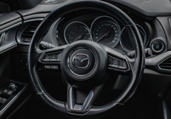 Подержанный автомобиль Mazda CX-9 2018 года (16 фото)
