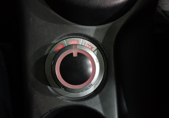 Подержанный автомобиль Mitsubishi Outlander 2006 года (15 фото)