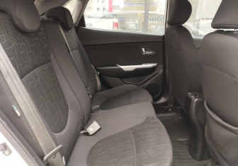 Подержанный автомобиль Kia Rio Hatchback 2014 года (11 фото)