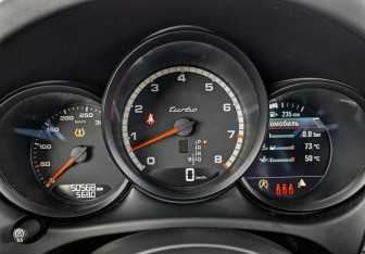 Подержанный автомобиль Porsche Macan 2021 года (15 фото)