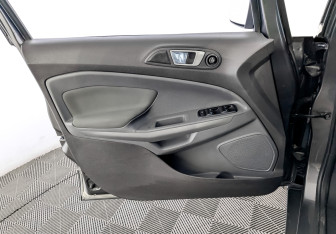Подержанный автомобиль Ford EcoSport 2016 года (19 фото)