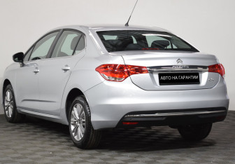 Подержанный автомобиль Citroen C4 Sedan 2020 года (4 фото)