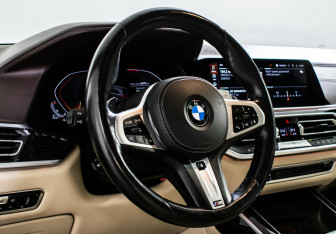 Подержанный автомобиль BMW X7 2020 года (15 фото)