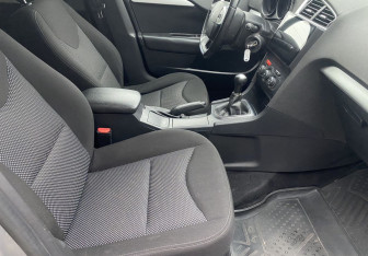 Подержанный автомобиль Citroen C4 Sedan 2013 года (9 фото)