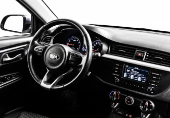 Подержанный автомобиль Kia Rio Sedan 2019 года (9 фото)