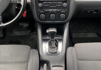 Подержанный автомобиль Volkswagen Jetta Sedan 2009 года (12 фото)