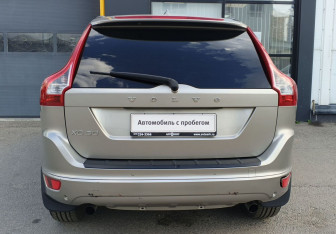 Подержанный автомобиль Volvo XC60 2010 года (6 фото)