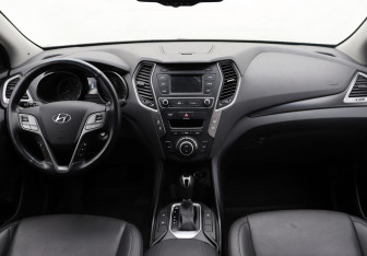 Подержанный автомобиль Hyundai Santa Fe 2015 года (12 фото)