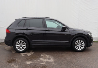 Подержанный автомобиль Volkswagen Tiguan 2019 года (7 фото)