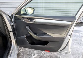 Подержанный автомобиль Skoda Superb Liftback 2018 года (24 фото)