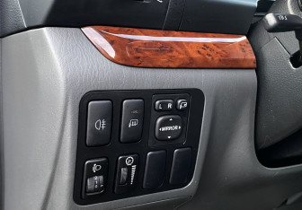 Подержанный автомобиль Toyota Land Cruiser Prado 2004 года (18 фото)