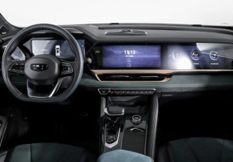 Подержанный автомобиль Geely Monjaro 2023 года (12 фото)