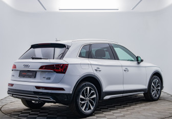 Подержанный автомобиль Audi Q5 2022 года (5 фото)