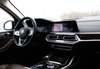 Подержанный автомобиль BMW X7 2020 года (9 фото)