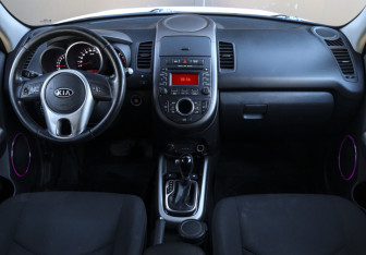Подержанный автомобиль Kia Soul 2012 года (11 фото)